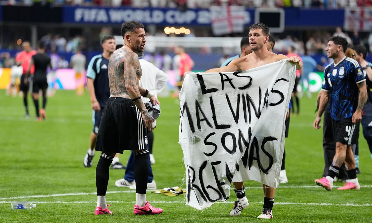 FIFA điều tra đội tuyển Argentina
