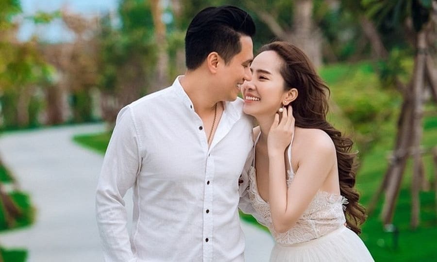 Thời trang sánh đôi của Việt Anh, Quỳnh Nga