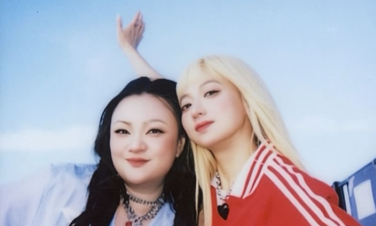 «Baby» Xuan Mai, Xuan Nghi поет, чтобы подбодрить жизнь