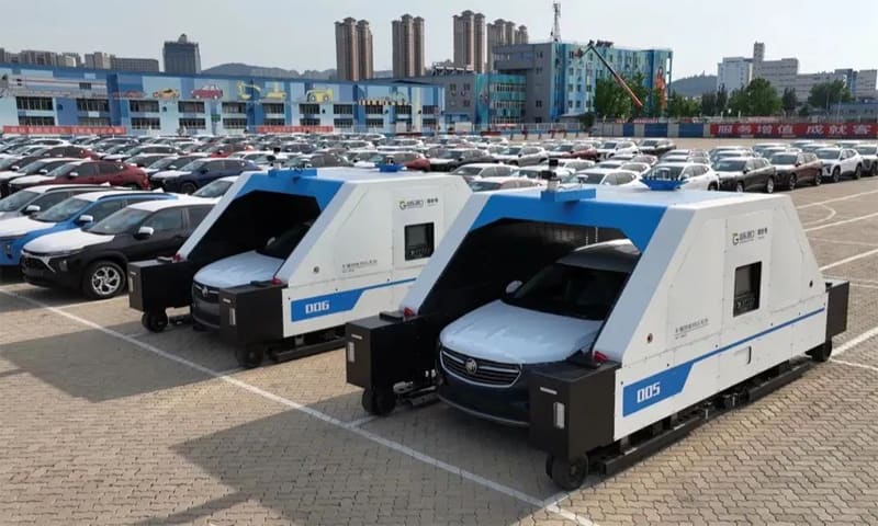 Robot tự hành bốc xếp ôtô xuất khẩu thay con người