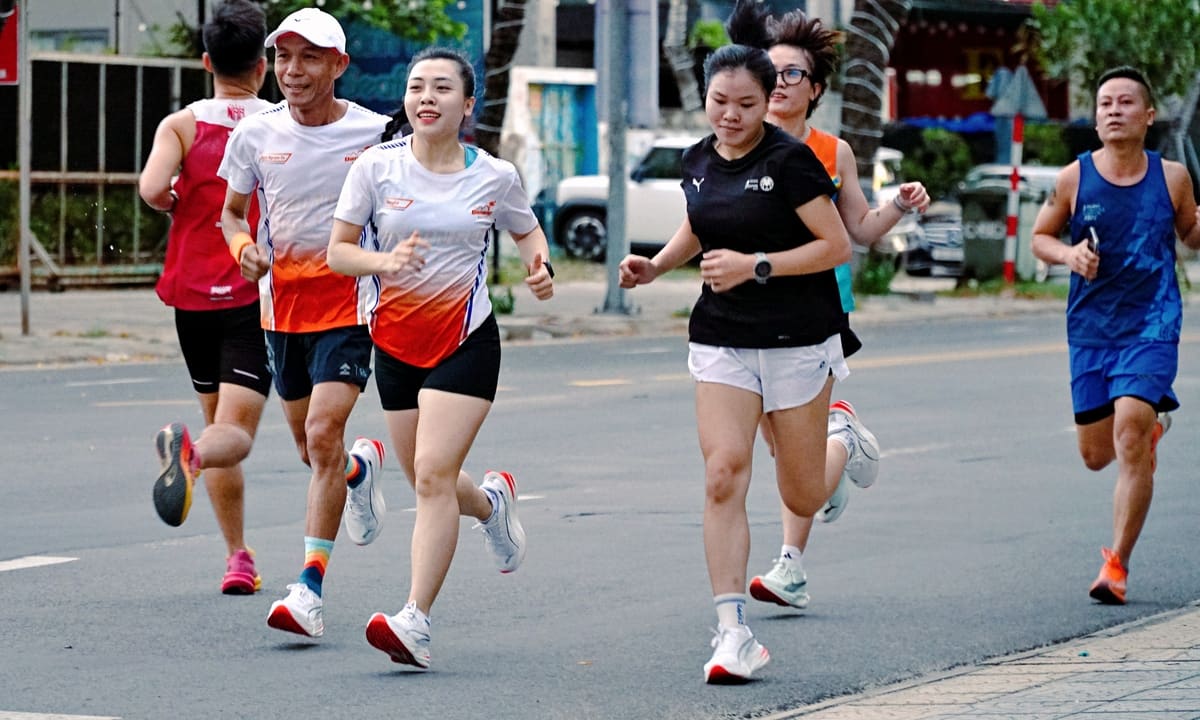 100 runner Đà Nẵng chạy làm nóng trước giải marathon sáng 19/7