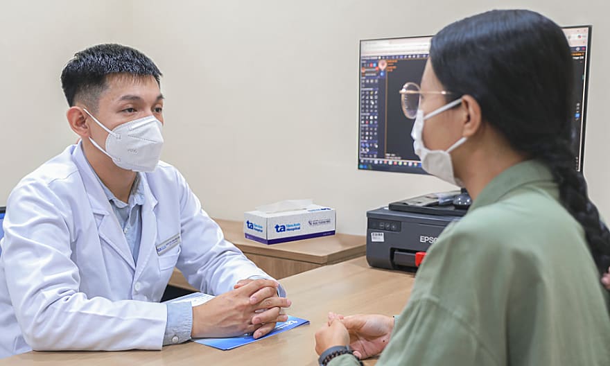 Vì sao trẻ dễ viêm tai giữa vào mùa mưa?