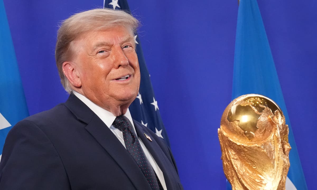 Ông Trump thắc mắc về chiến thuật của tuyển Anh ở World Cup