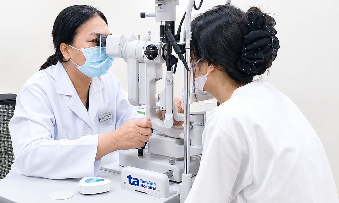 4 bệnh mắt thường gặp ở người cận trên 6 độ