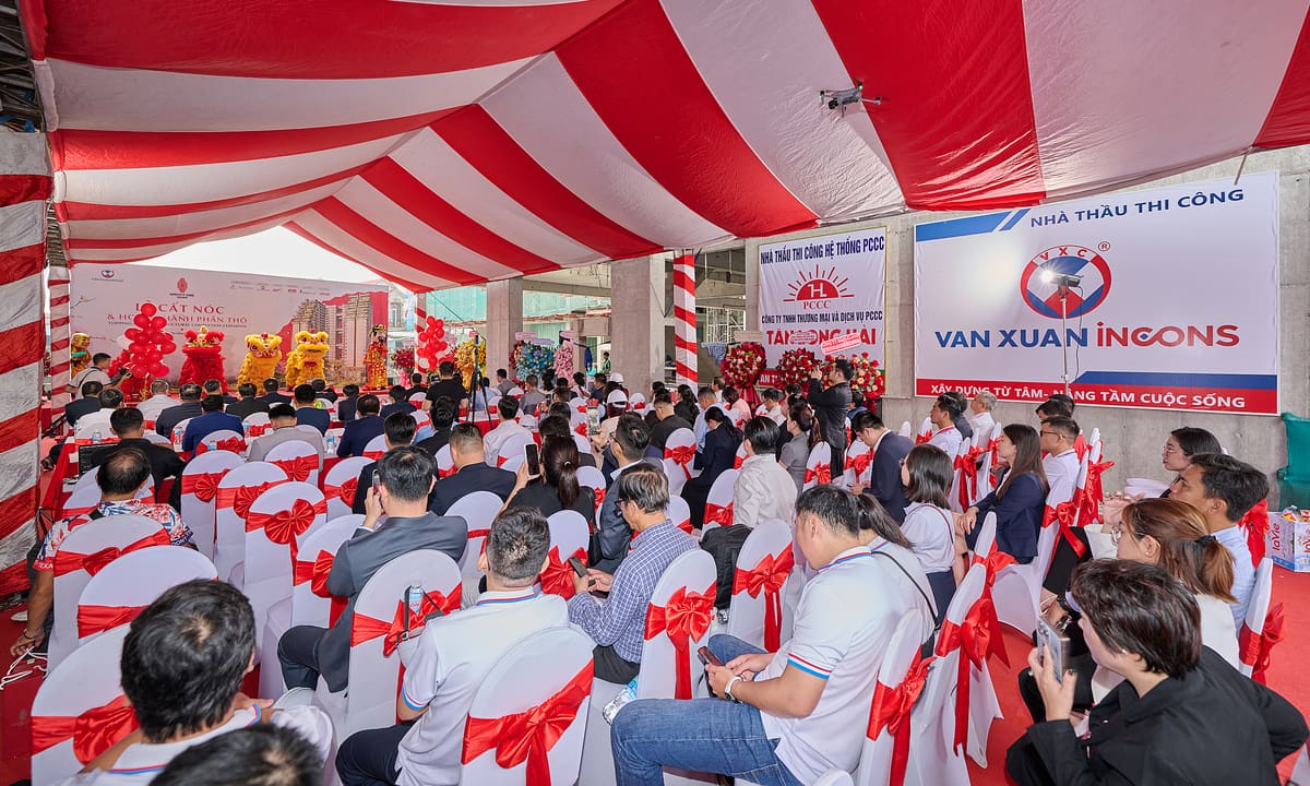 Vạn Xuân Group tổ chức lễ cất nóc dự án Happy One Sora