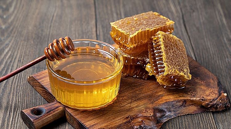 Vì sao nên uống mật ong, nước ấm mỗi sáng?