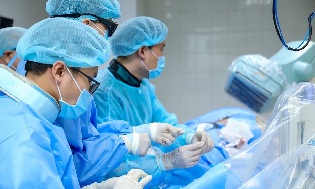 Ung thư buồng trứng gây huyết khối tĩnh mạch chân