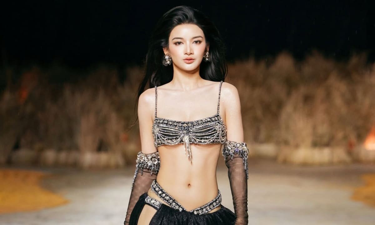 Người đẹp H'rê nhận triệu view khi catwalk