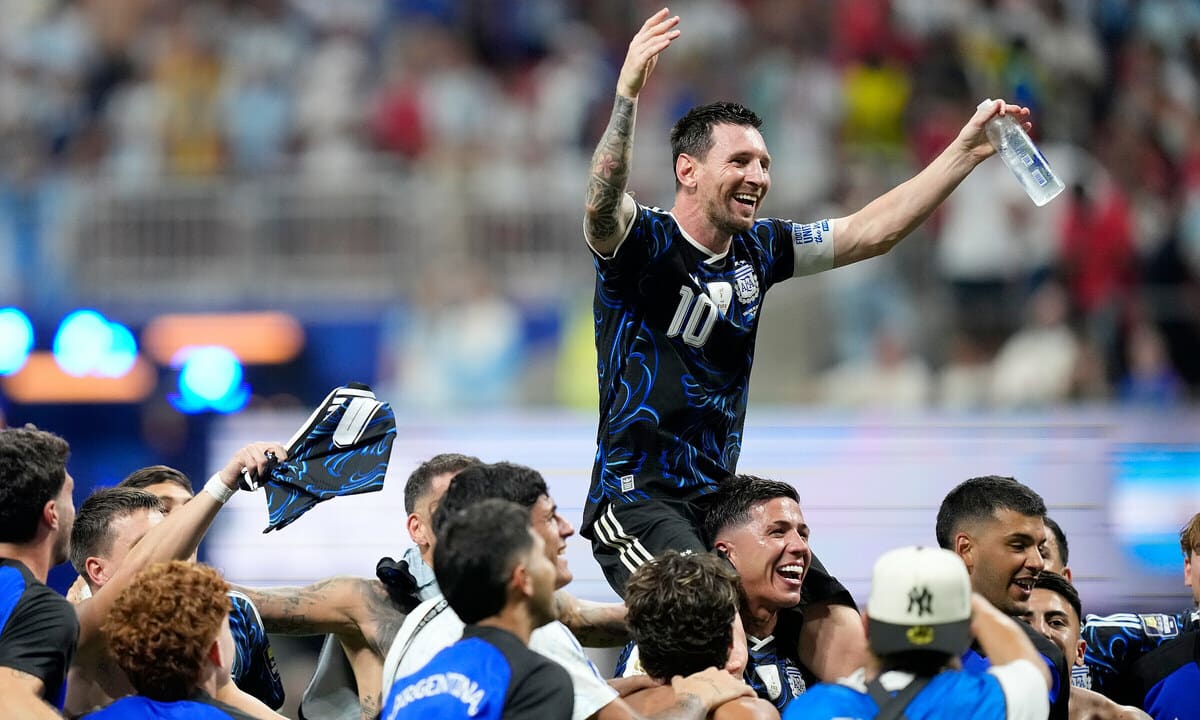 'Lời nguyền Anh' chờ Argentina ở chung kết World Cup