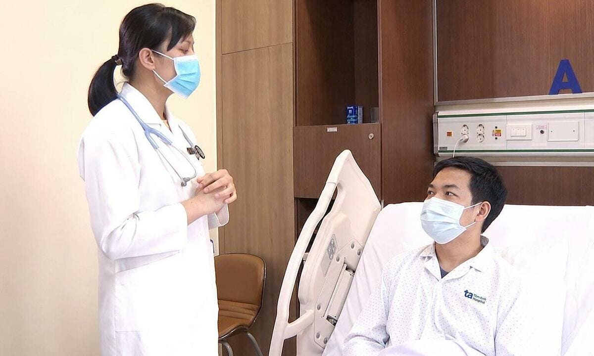 Bố lây nhiễm Adenovirus khi chăm con bệnh