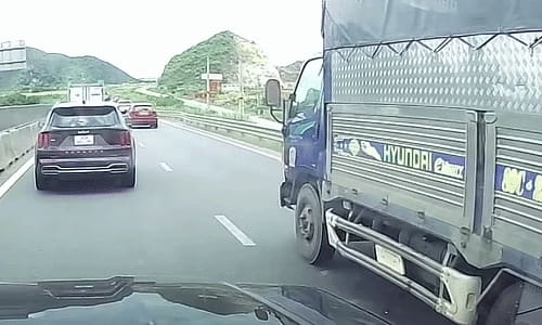 Xe container gây tai nạn liên hoàn trên cao tốc