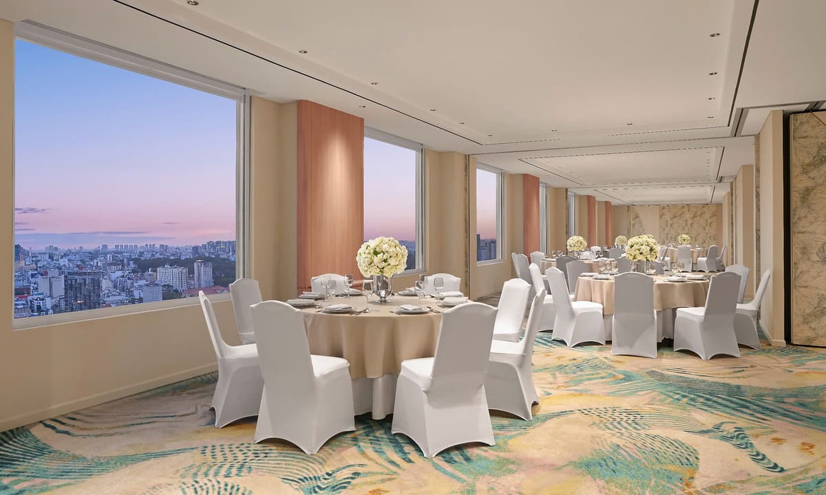 Tổ hợp hội nghị, giải trí trên tầng 23 Sheraton Saigon Grand Opera Hotel