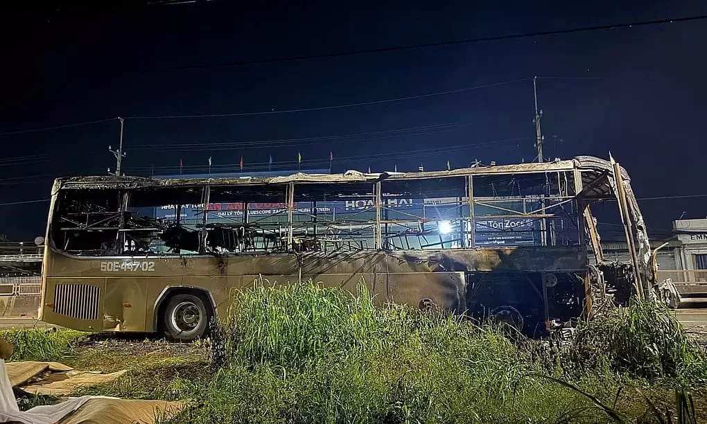 'Nên bắt buộc hành khách phải biết sử dụng búa thoát hiểm'