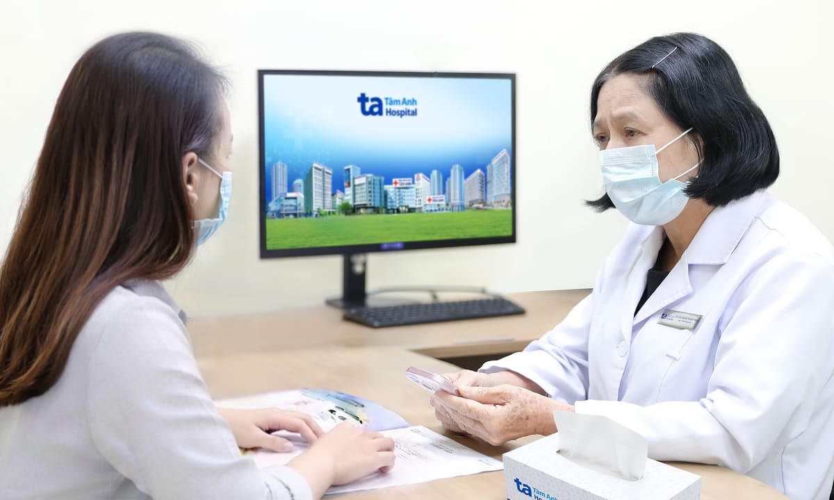 Rụng tóc, mất kinh sau 8 tháng giảm cân sai cách