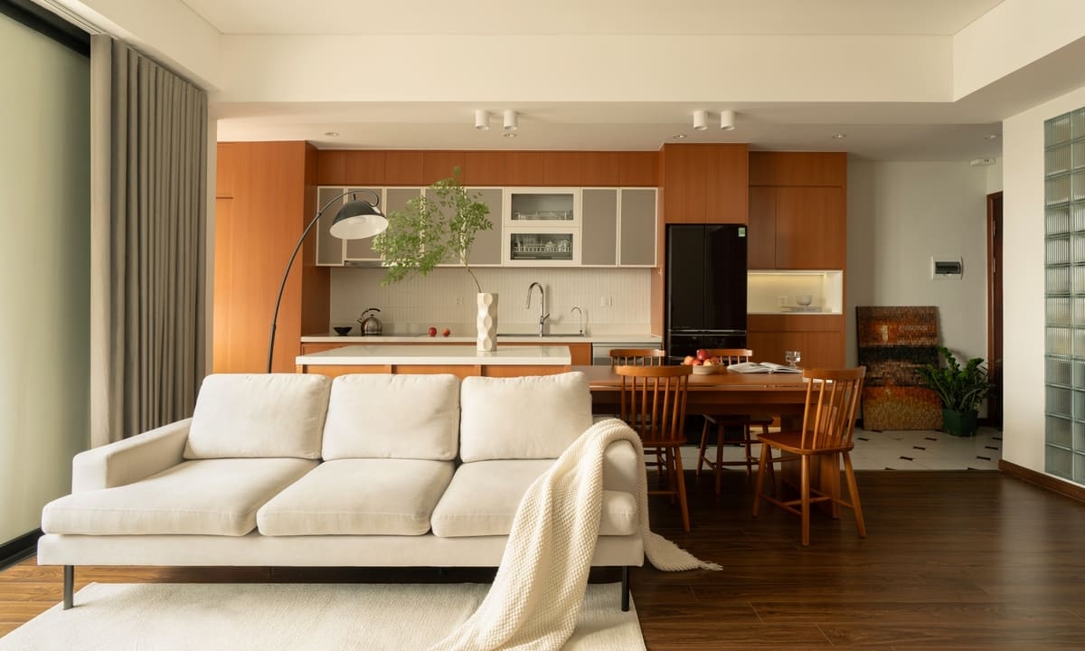 Cải tạo căn hộ 80 m2 xuống cấp thành không gian tối giản, hiện đại