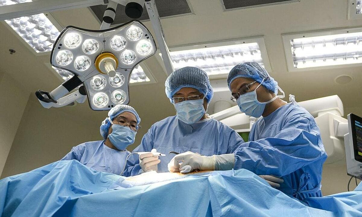 70-летний мужчина прошел две операции по лечению рака легких за 13 дней