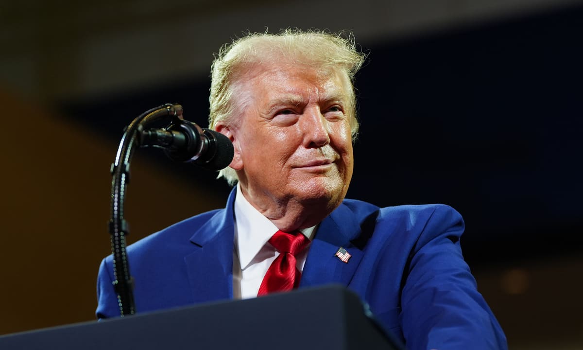 Ông Trump: Tôi đang cân nhắc tập kích lớn chưa từng thấy vào Iran