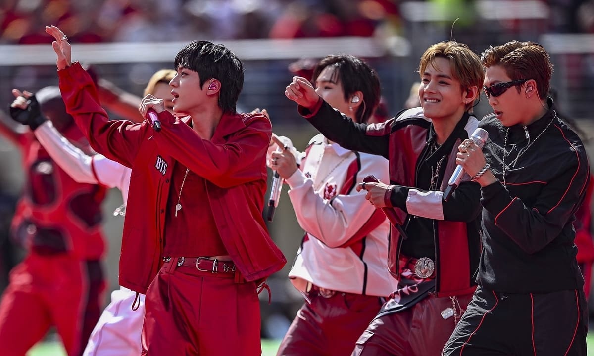 BTS nhận 'mưa' lời khen khi diễn ở World Cup