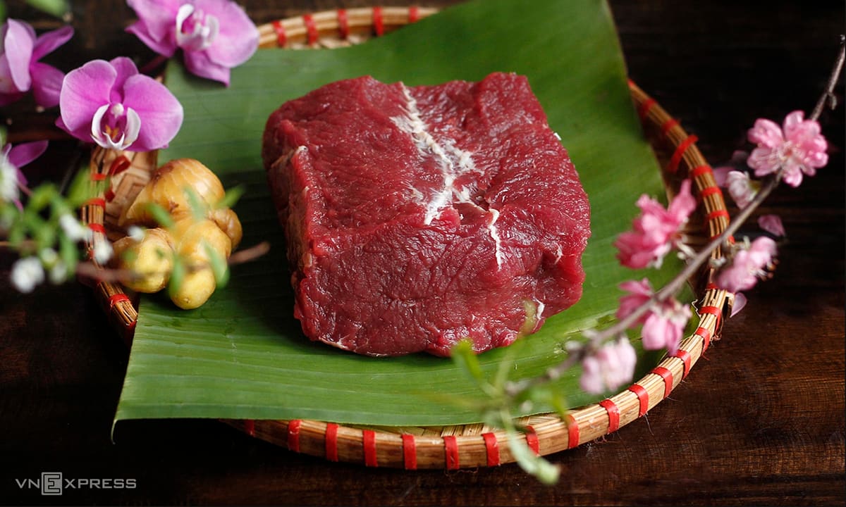 Bác sĩ chỉ cách phân biệt thịt bò thật - giả