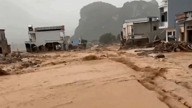 Nước lại đổ về Mường Than sau một tuần lũ quét