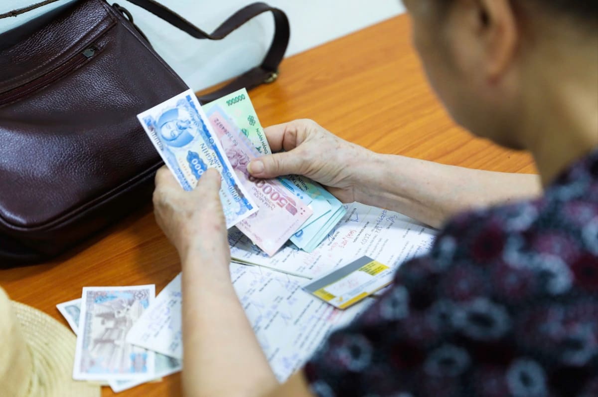 17:00: Два варианта корректировки возраста получения социальной пенсии | Перевод более 20 000 директоров и вице-директоров при организации школ