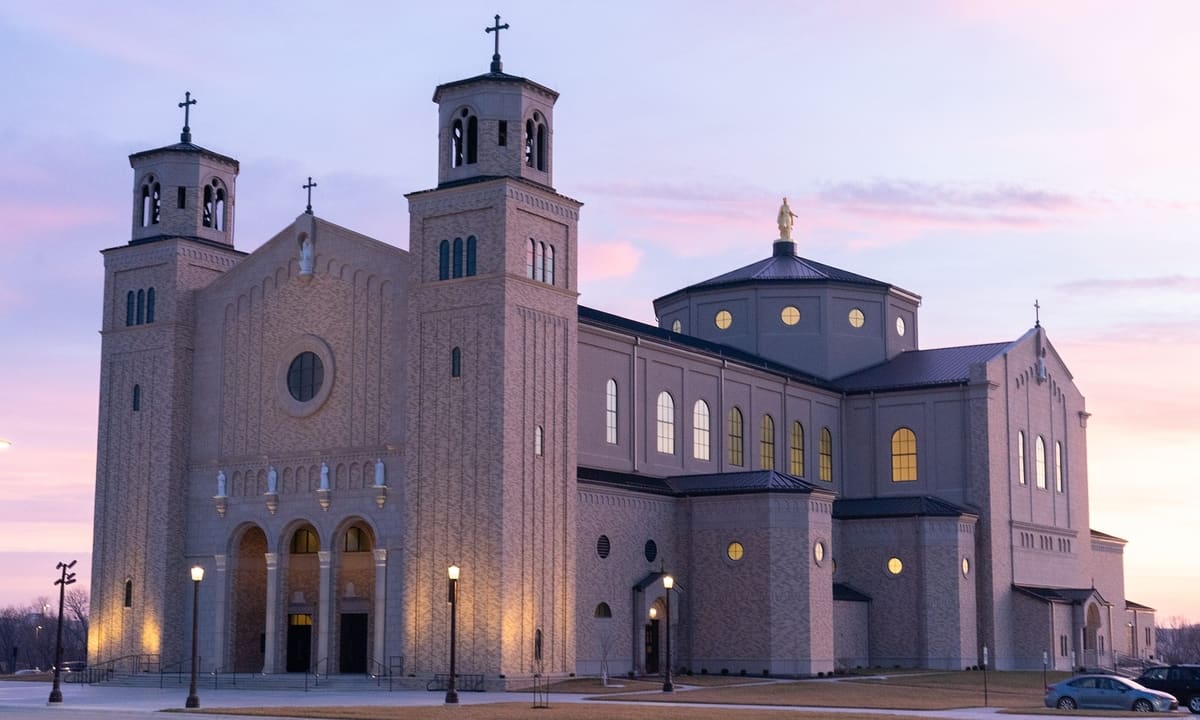 Cuộc đối đầu giữa Vatican và 'thành trì ly giáo' ở Mỹ
