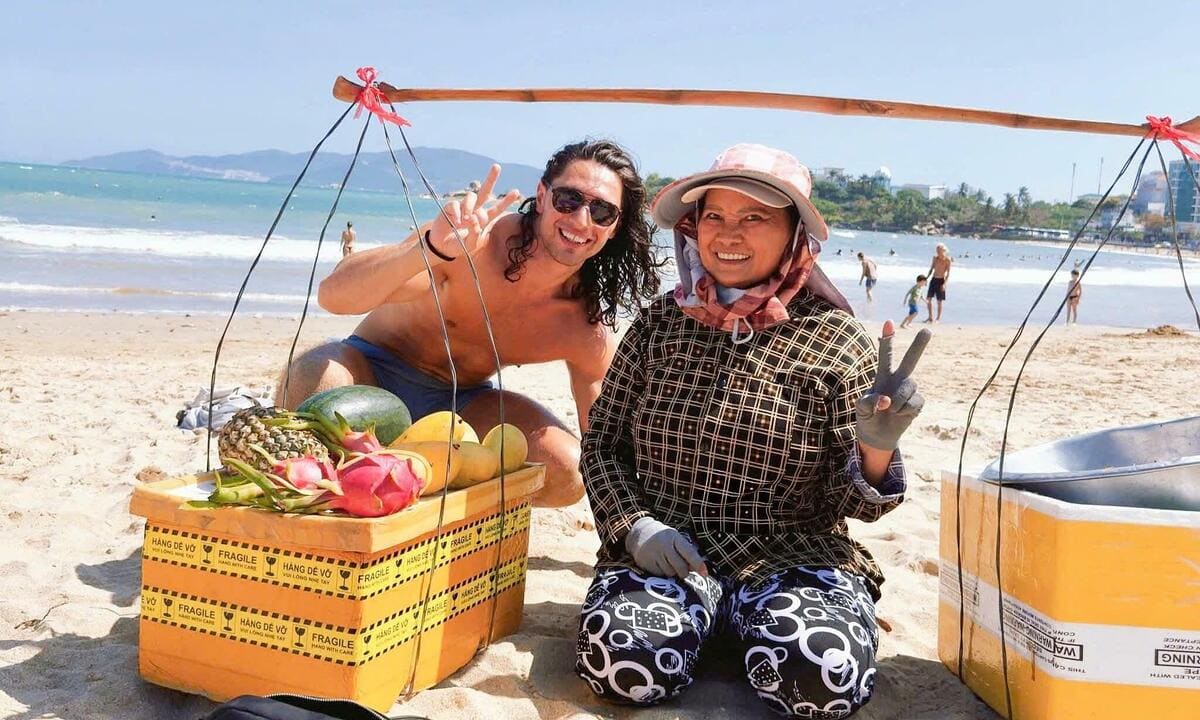 Người bán hàng rong nổi tiếng ở Nha Trang bị thu giữ quang gánh