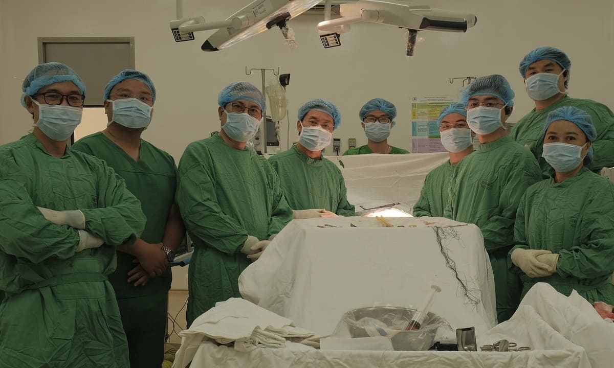 Người đàn ông được vợ hiến thận cứu sống trong đợt ghép thứ 3