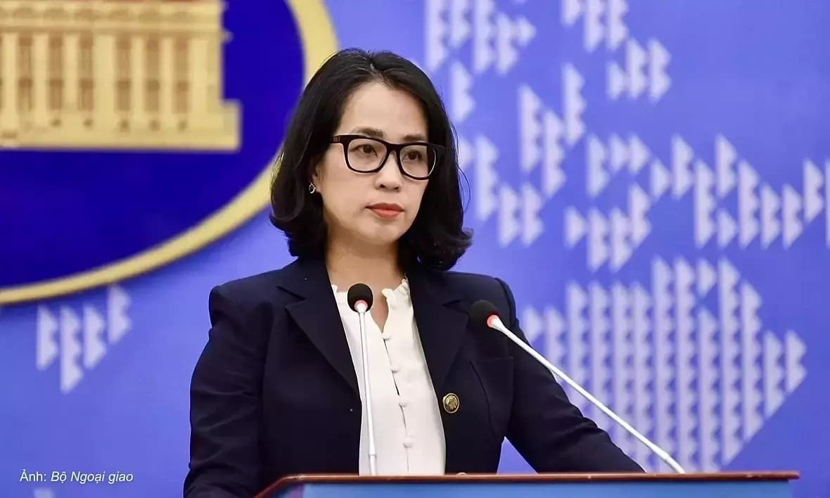 Tàu hàng Việt Nam chìm ở Biển Đông, 45 người được cứu sống