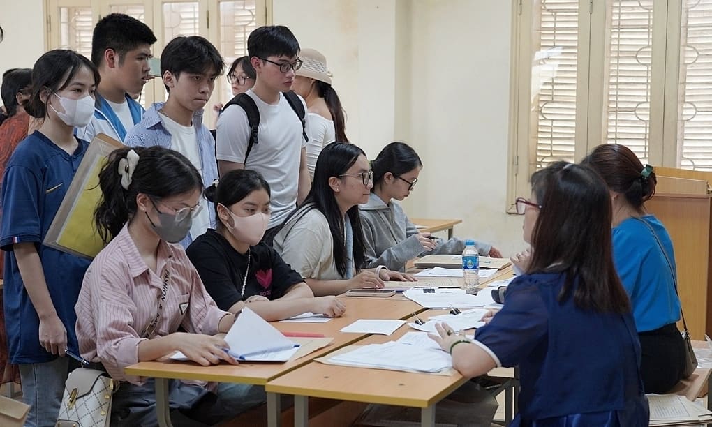 Я преподаватель, который называет студентов «братом»