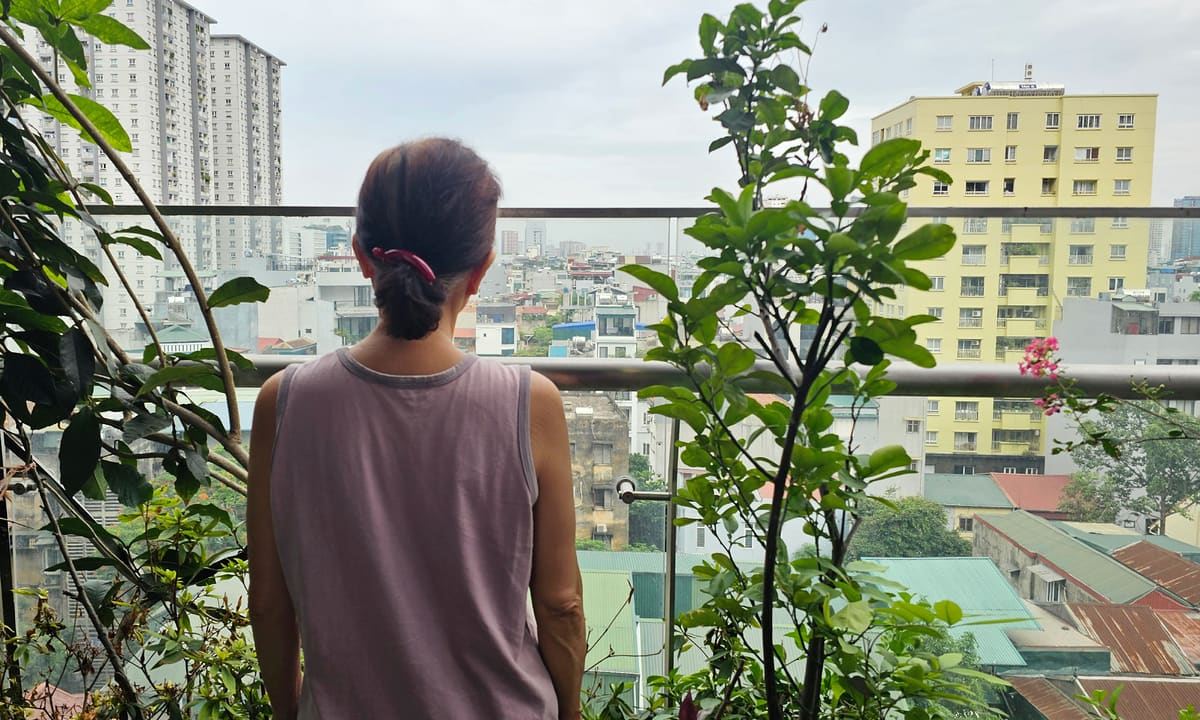 Người già bỏ nhà đất lên chung cư