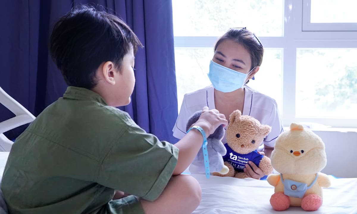 Sửa dị tật van tim cho bé trai 4 tuổi