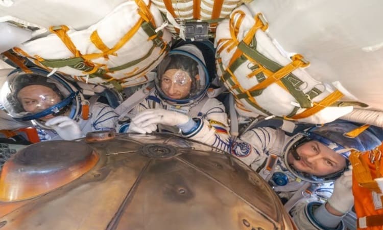 Ba phi hành gia trở về Trái Đất sau 241 ngày trên trạm ISS