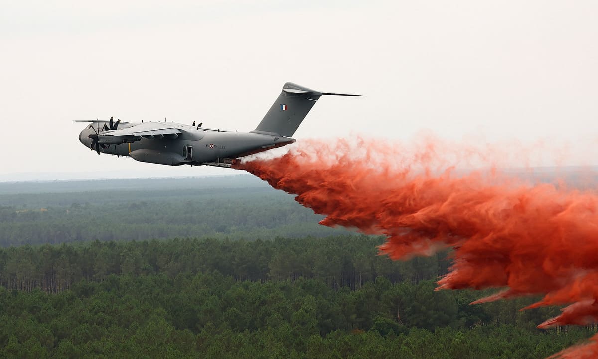 Франция впервые направила транспортный самолет A400M для борьбы с «катастрофическими» лесными пожарами
