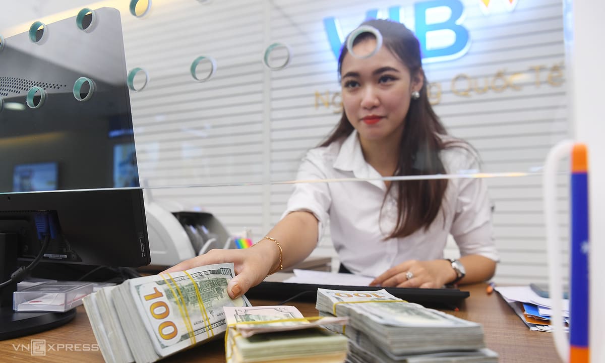 Một ngân hàng giảm gần 700 nhân viên nửa đầu năm