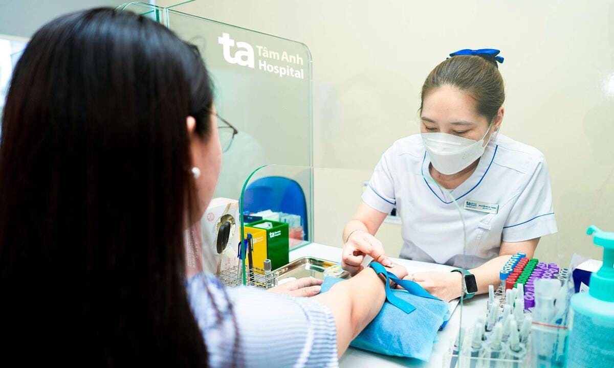 Mẹ bầu đi bơi có ảnh hưởng đến thai không?