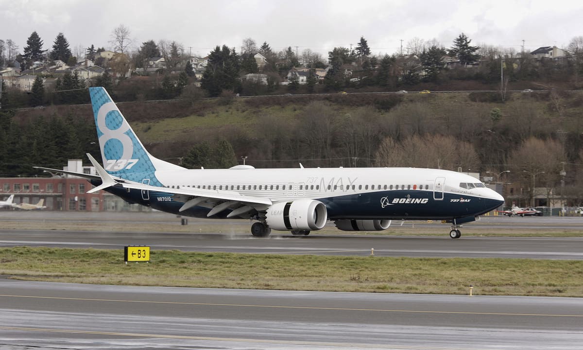Mỹ dự định rà soát hàng trăm máy bay Boeing 737 MAX vì lắp ghế sai cách