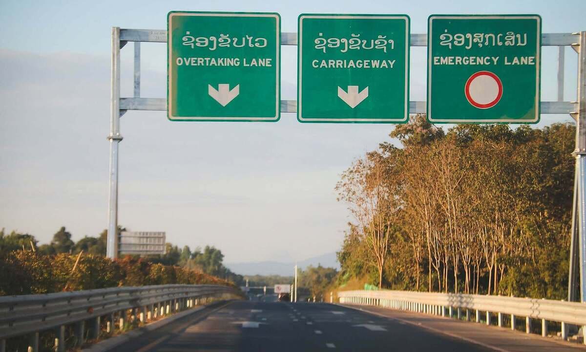 Các nước Đông Nam Á quy định làn trái cao tốc chỉ để vượt