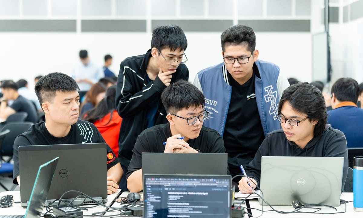Gần 400 học viên khóa AI đầu tiên của Vingroup được tuyển dụng
