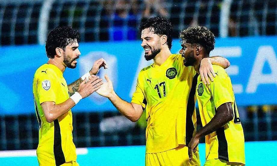 Malaysia vượt Thái Lan để dẫn đầu bảng B ASEAN Cup