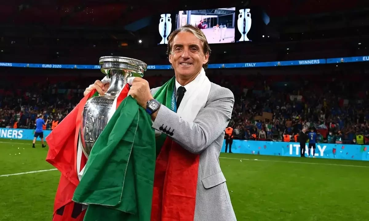 HLV Mancini trở lại dẫn dắt Italy