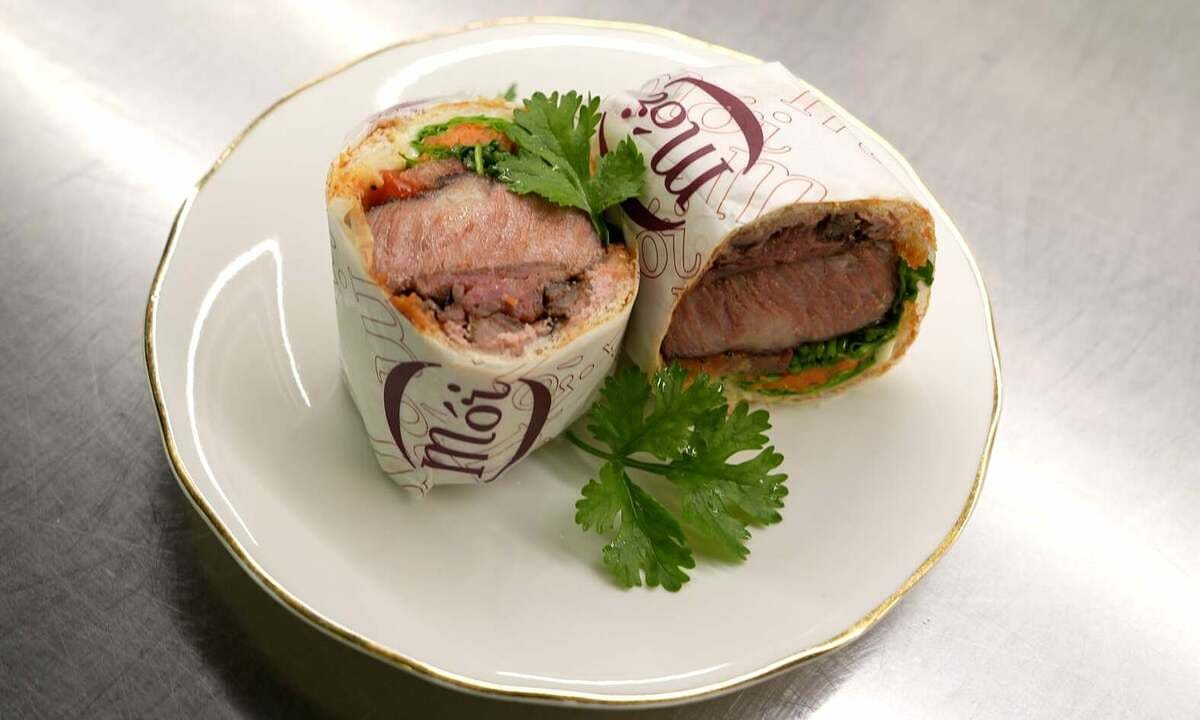 Ổ bánh mì 200.000 đồng ở TP HCM