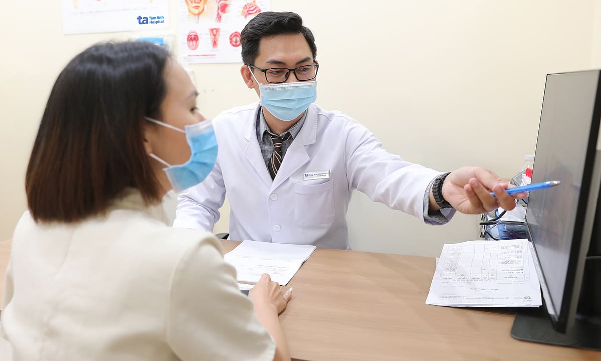Nổi mụn nước ở tai có phải mắc zona?