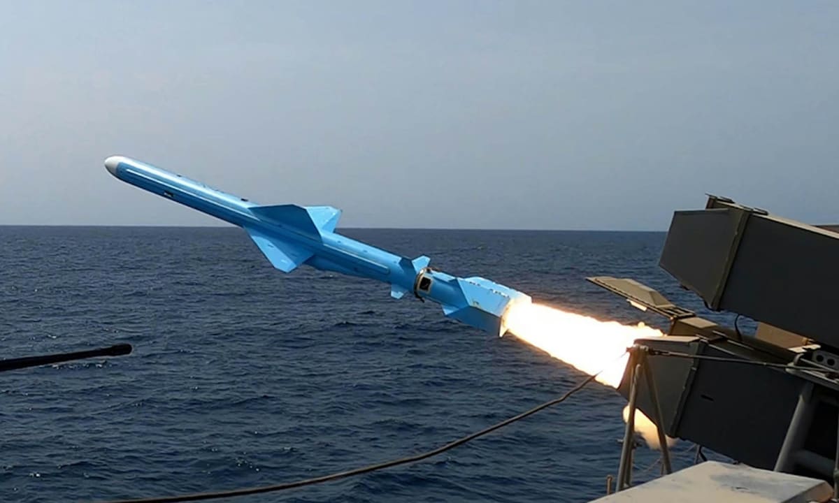 Iran tuyên bố đánh trúng loạt tàu dầu ở eo biển Hormuz