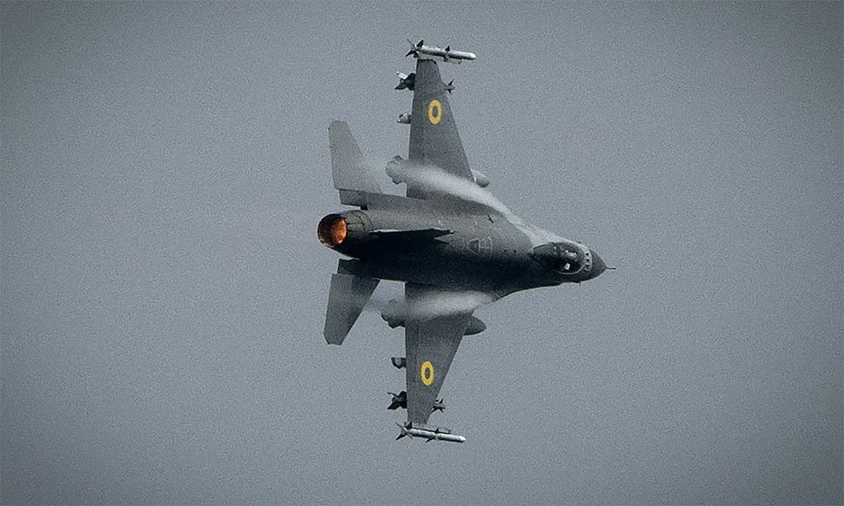 Tiêm kích F-16 Ukraine rơi khi đánh chặn mục tiêu Nga