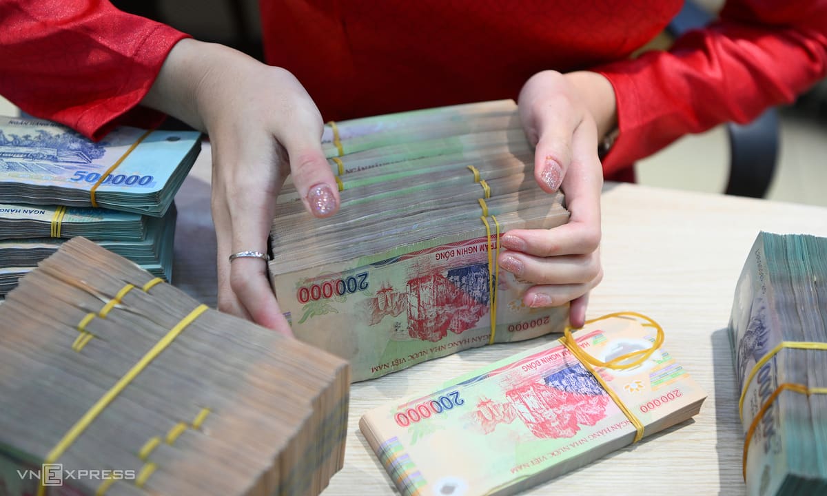 Lãi suất vay mượn qua đêm xuống 1%