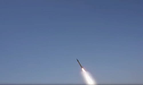 Iran tuyên bố phóng tên lửa, phá hủy loạt tiêm kích F-35 Mỹ