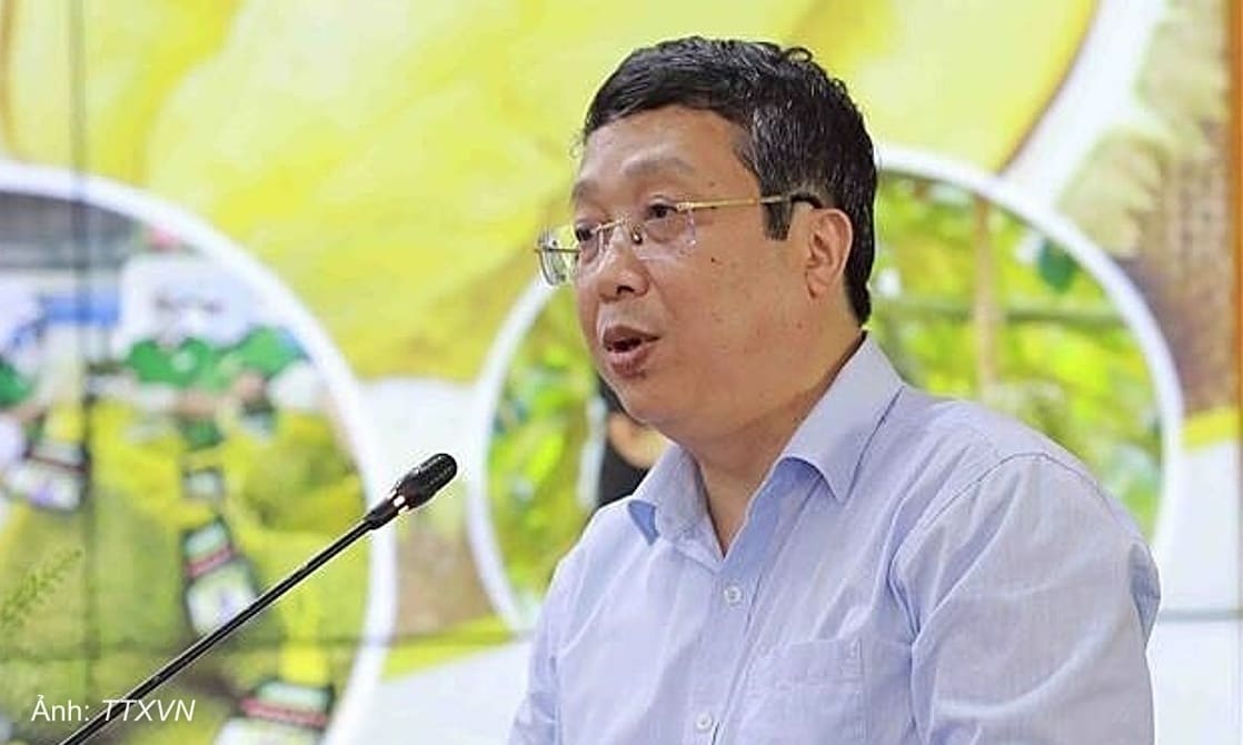 Thứ trưởng bị cáo buộc đứng sau 'giấy phép con', trục lợi từ mã số vùng trồng