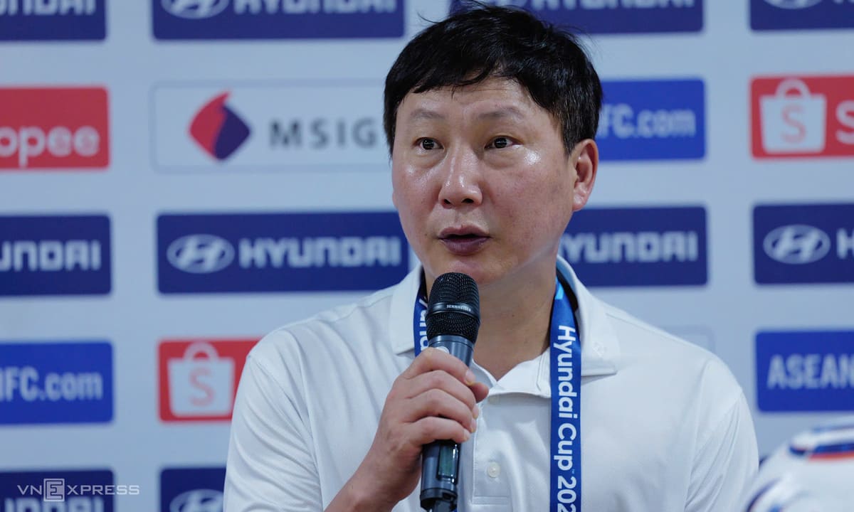 HLV Kim Sang-sik: 'Đình Bắc chưa làm tốt nhiệm vụ'