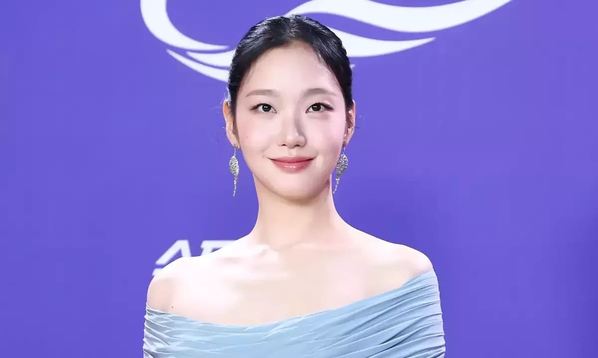 Kim Go Eun thắng giải Rồng Xanh